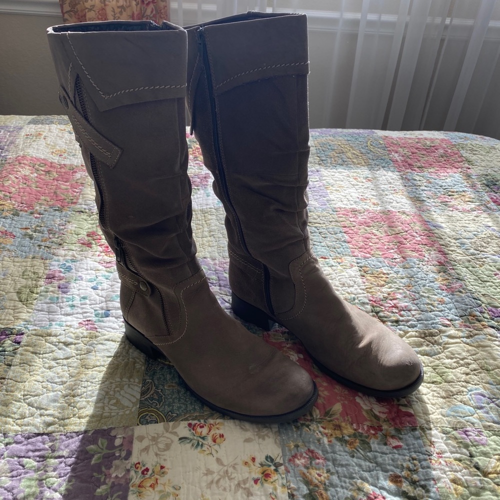 Earth Suede Sycamore Boots